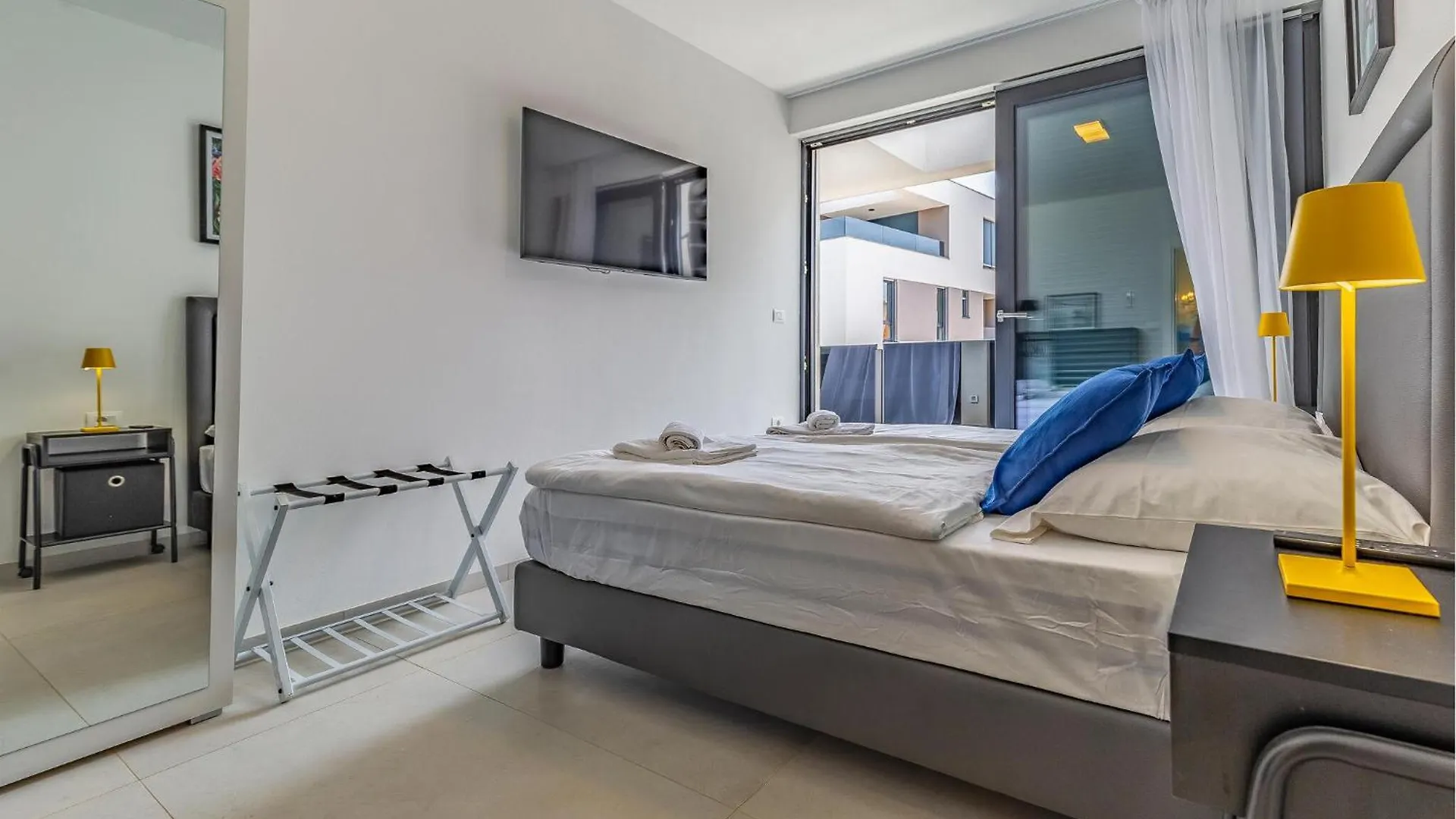 Nice Home In Pula With Kitchen בית נופש