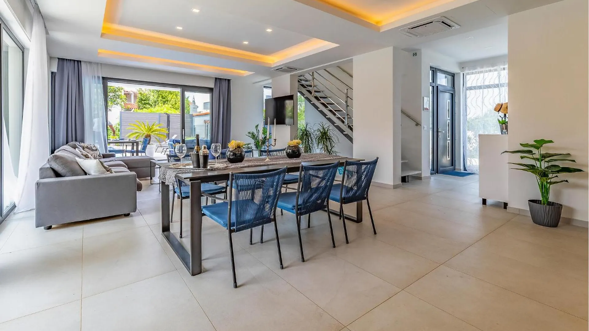 Nice Home In Pula With Kitchen